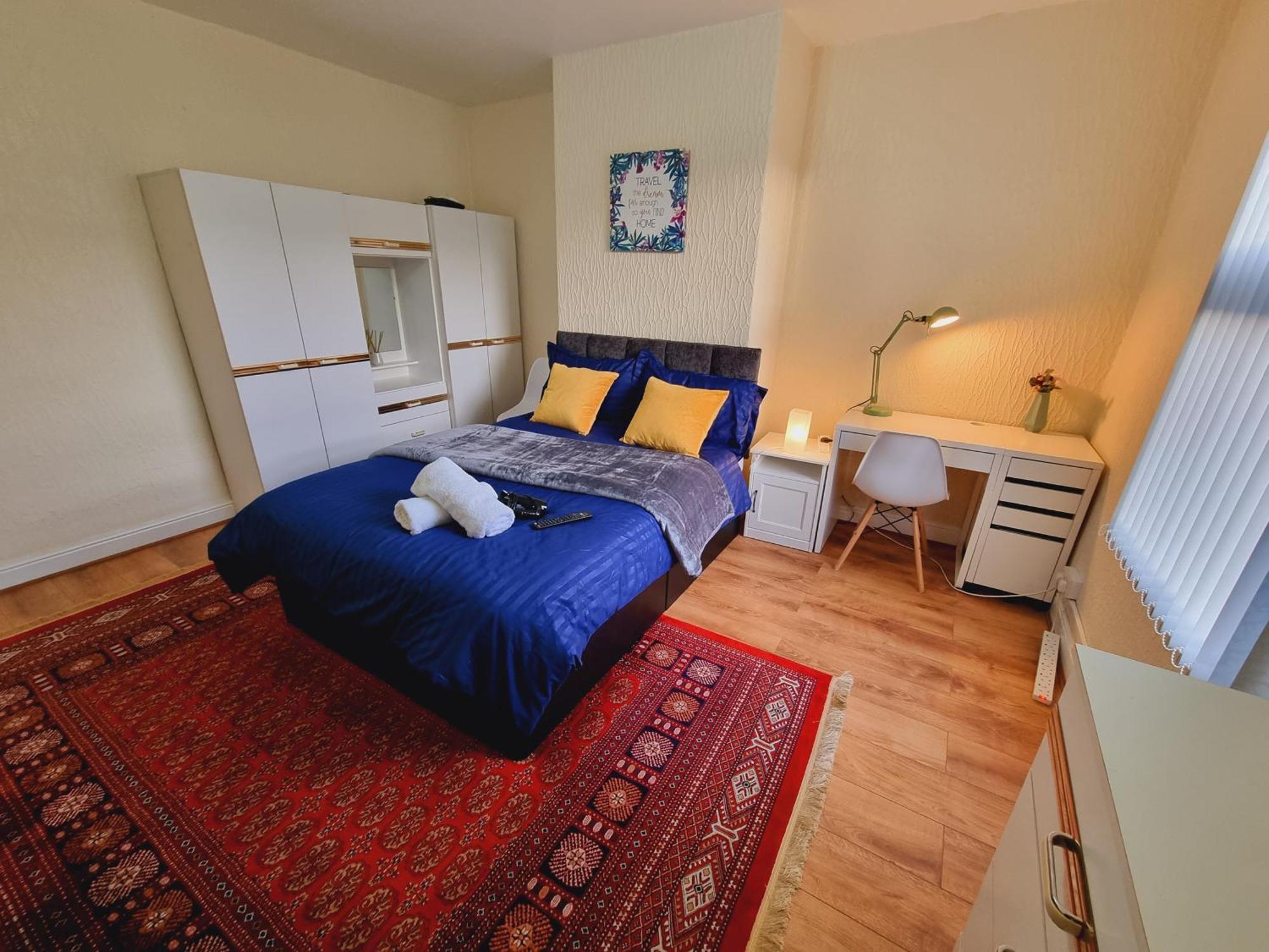 Spacious Two Bedroom House, Parking And Wifi Leeds  Exterior photo